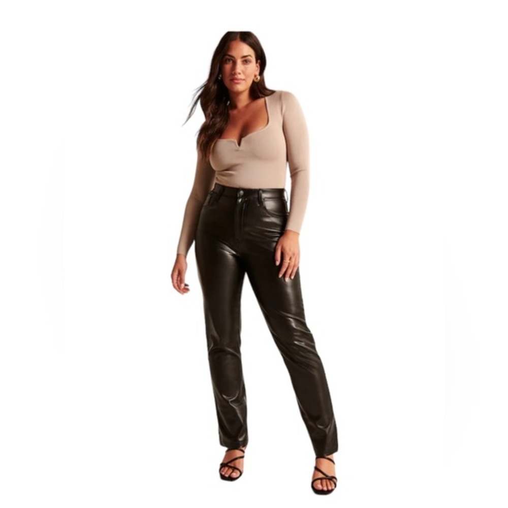 Abercrombie & Fitch Curve Love Vegan Leather 90s Straight Pant Black Size‎ 18